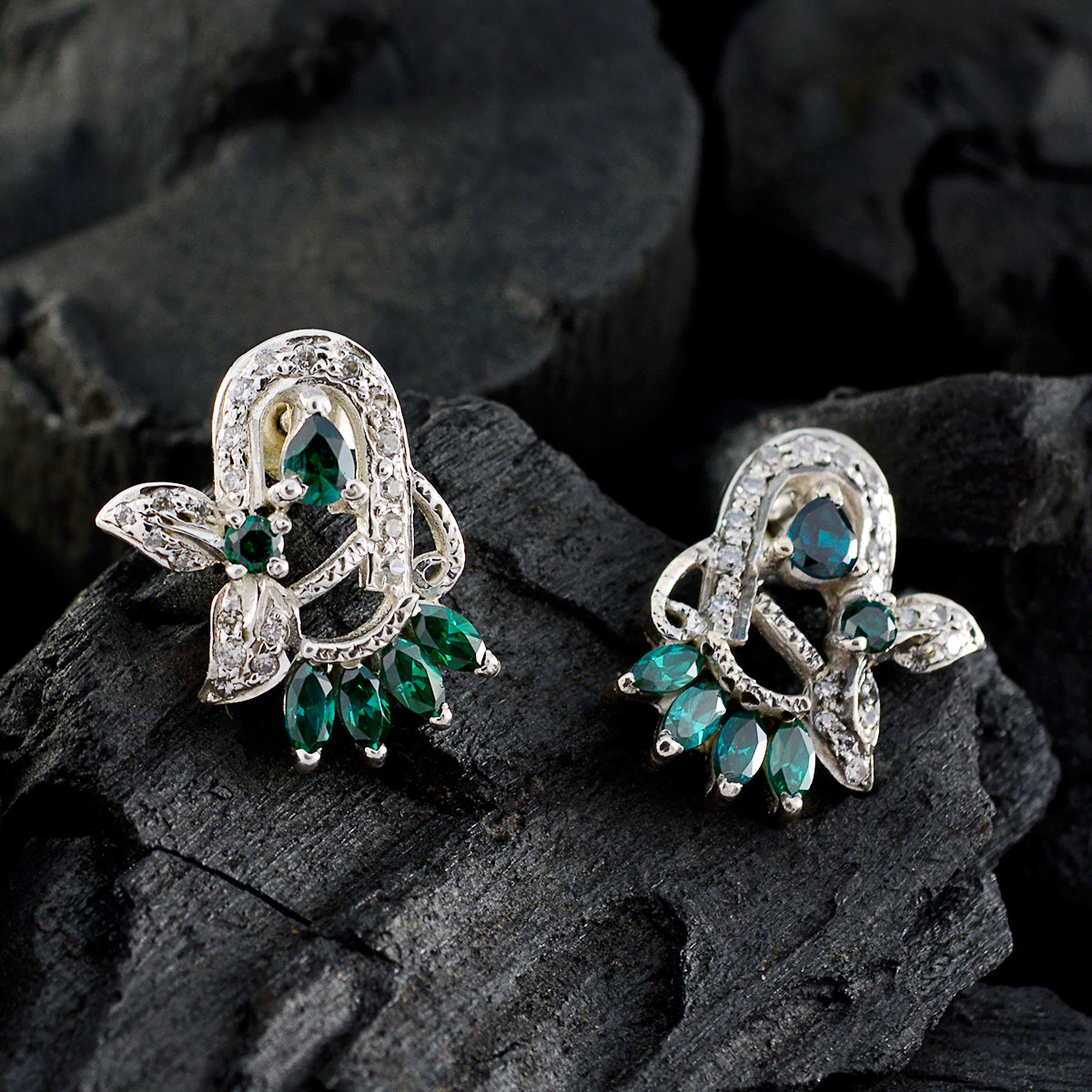 Milagros multicolor Delicate multiple Stud Earring
