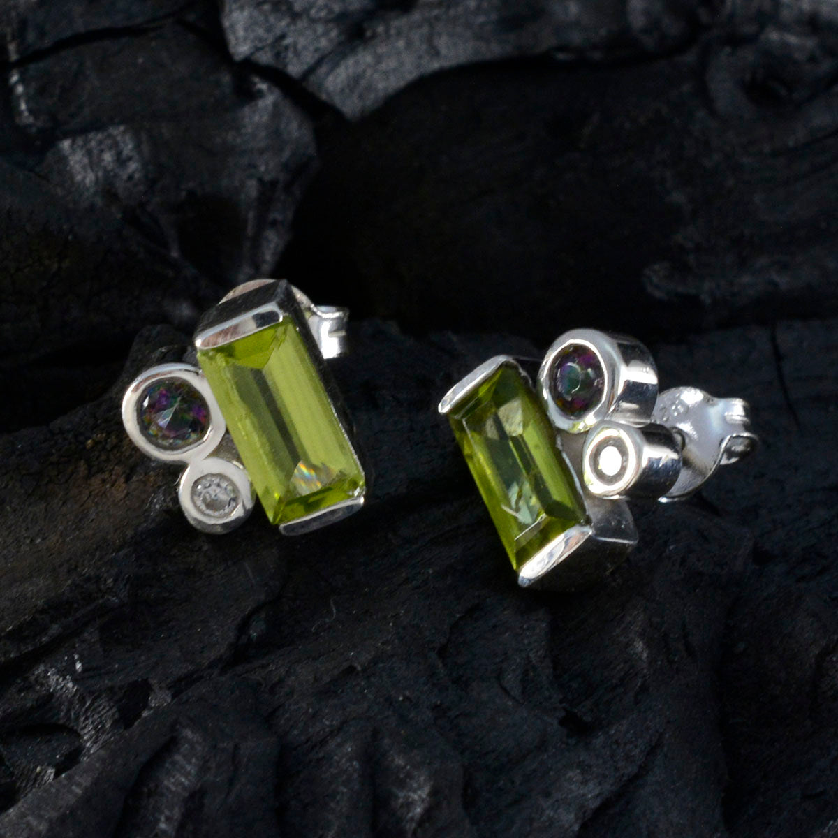 Luisa multicolor Dainty Trilogy Stud Earring