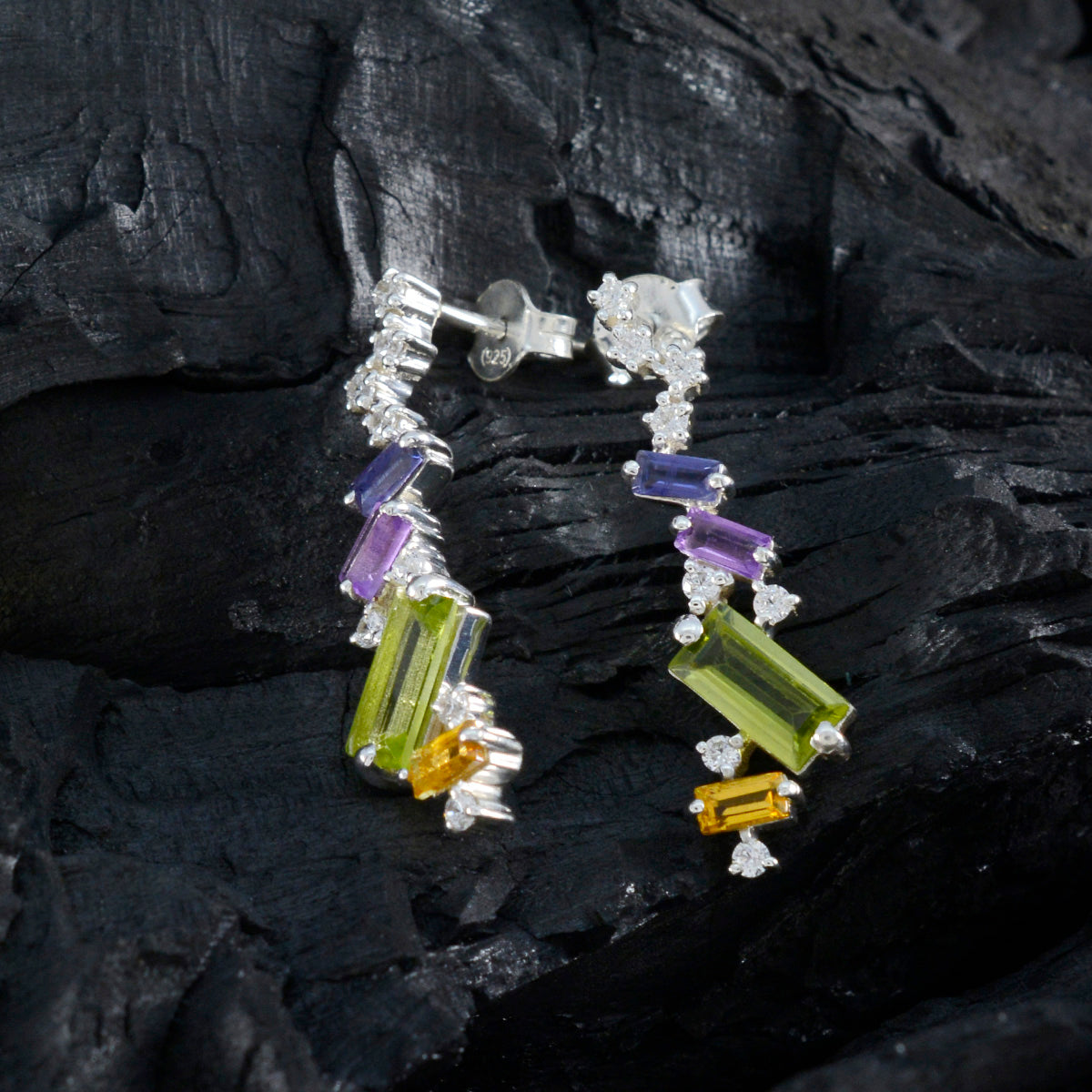 Ángeles multicolor Whisper thin multiple Stud Earring