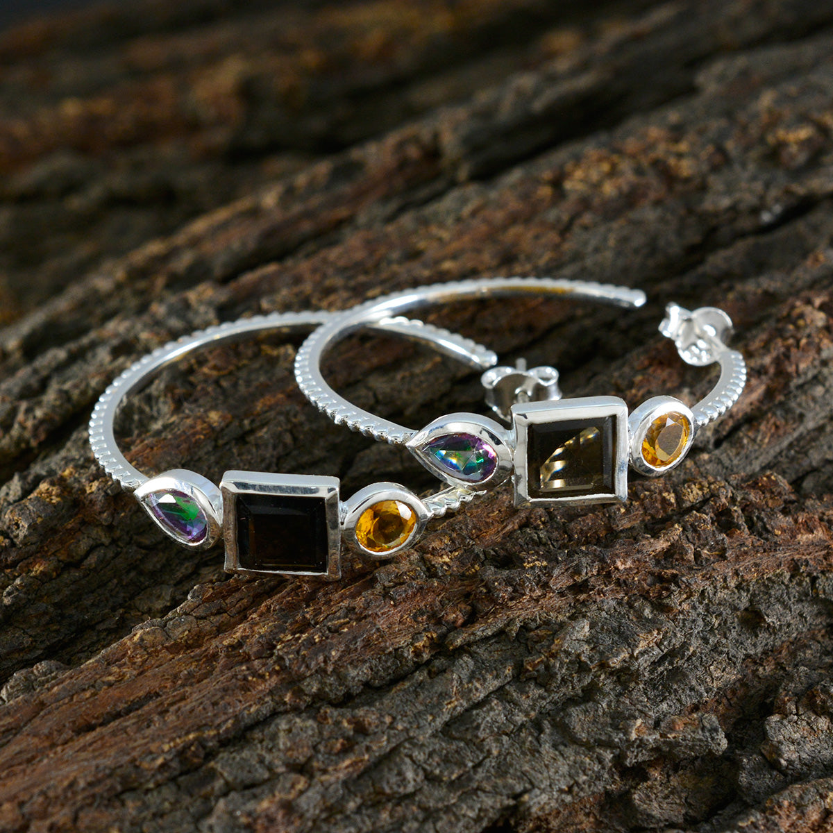 Hana multicolor Mid weight Trilogy Stud Earring