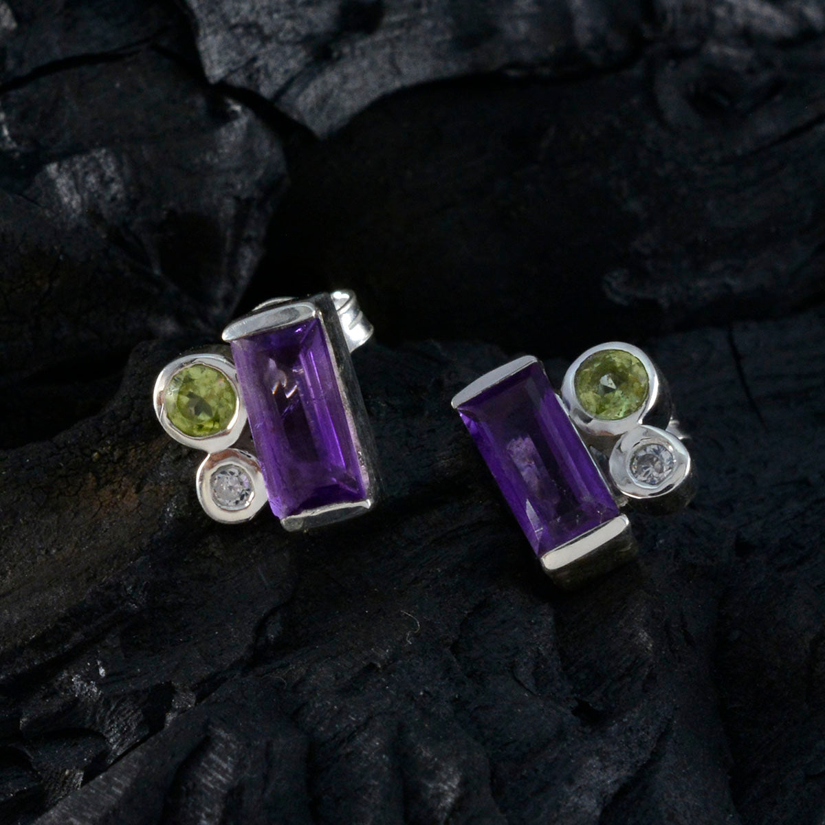 Mariana multicolor Dainty Trilogy Stud Earring