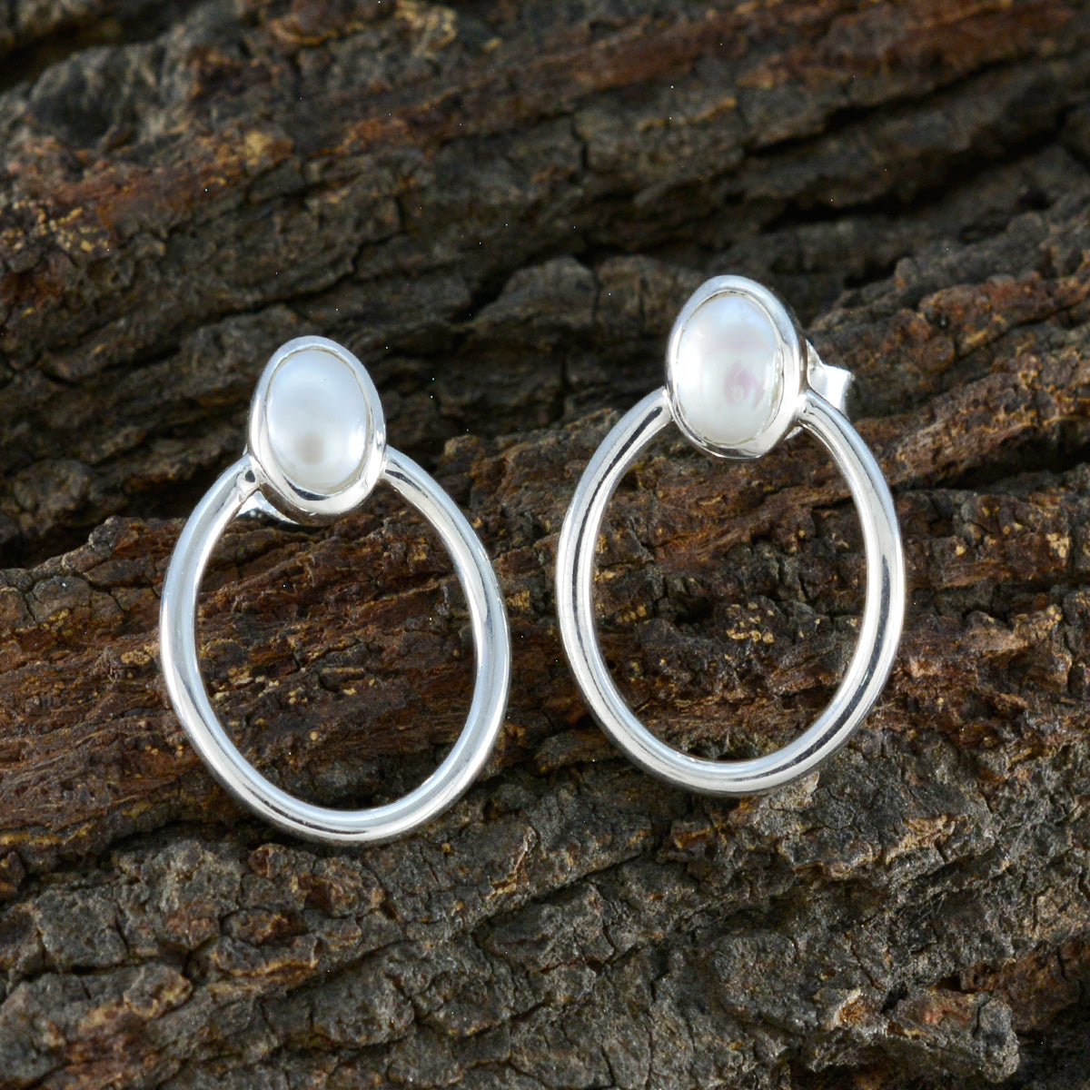 Scarlett White Dainty Solitaire Stud Earring
