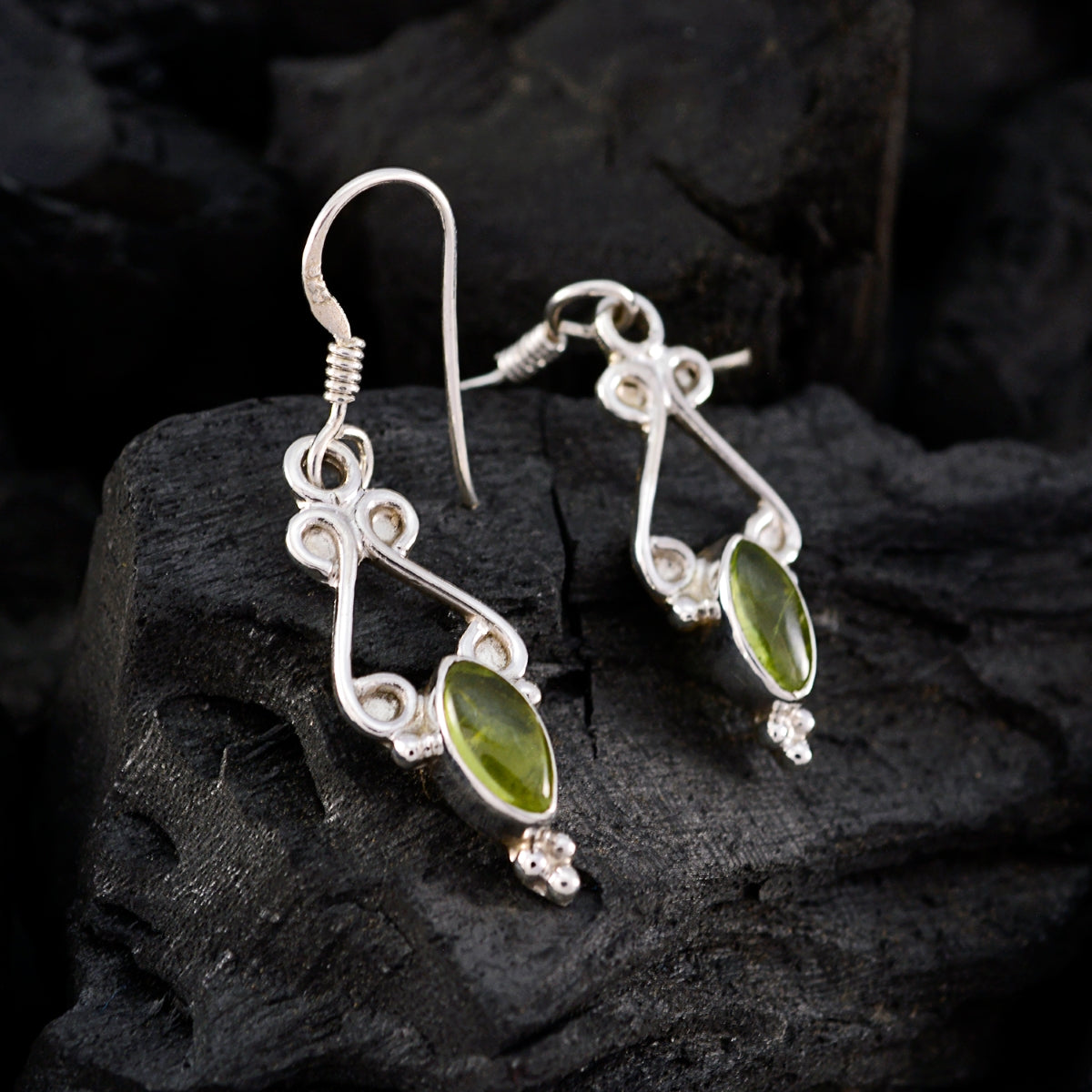 Gabriela Green Elegant multiple Dangle Earring