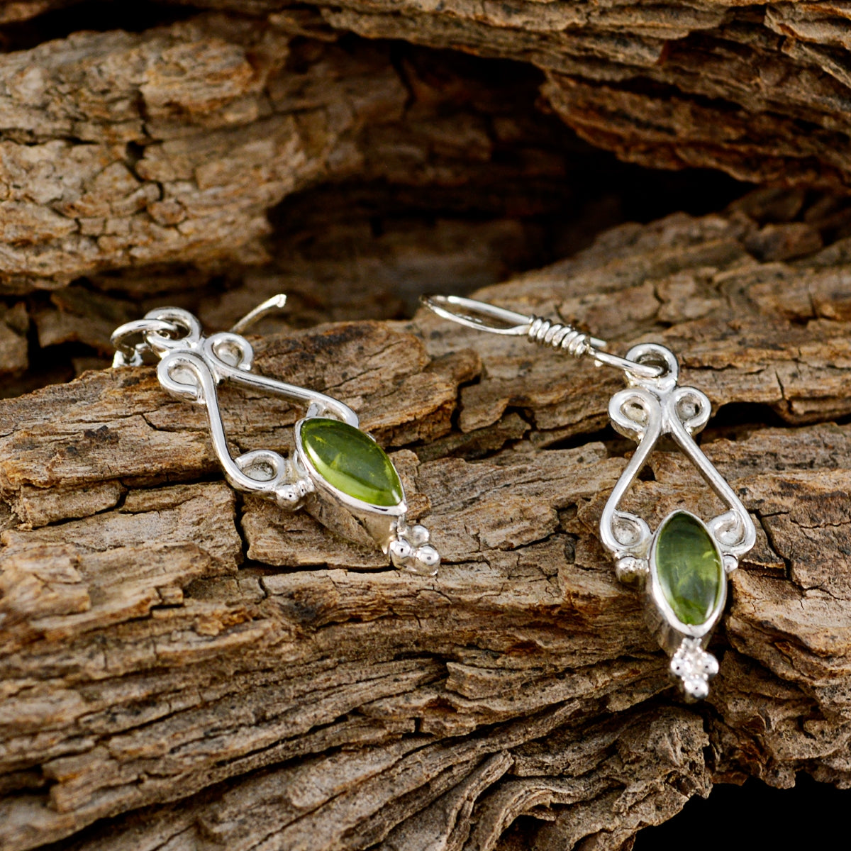 Gabriela Green Elegant multiple Dangle Earring