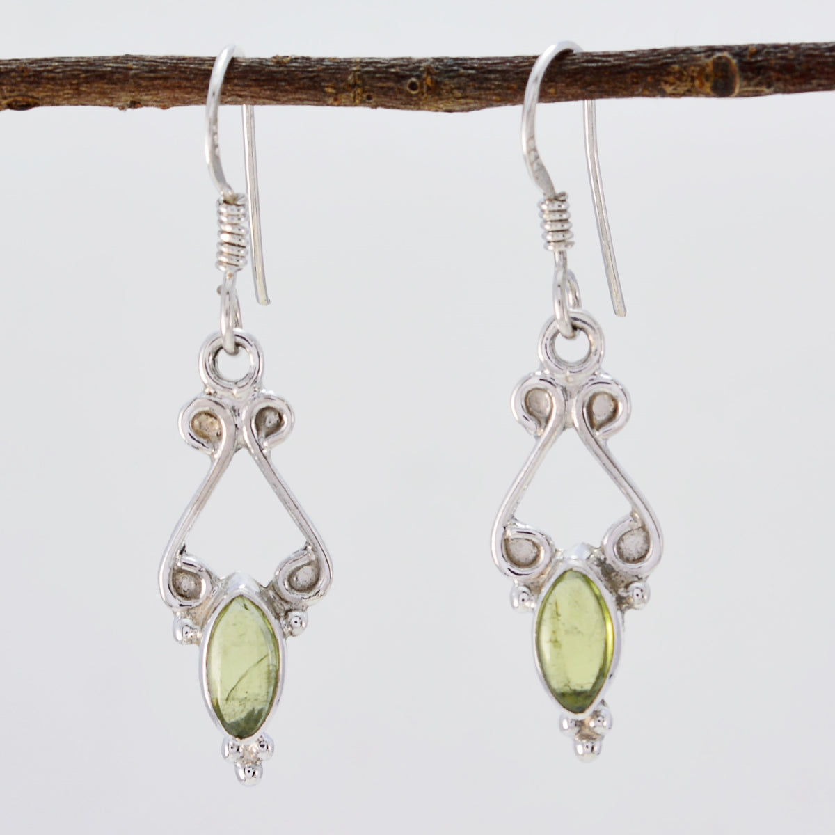 Gabriela Green Elegant multiple Dangle Earring