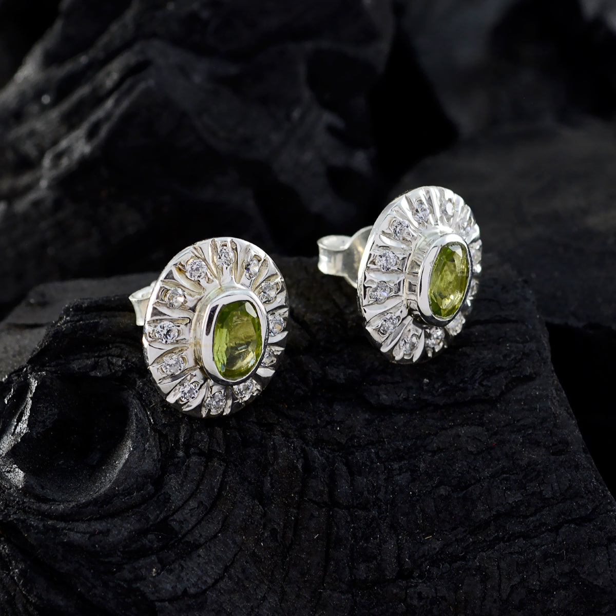 Dayana Green Dainty multiple Stud Earring