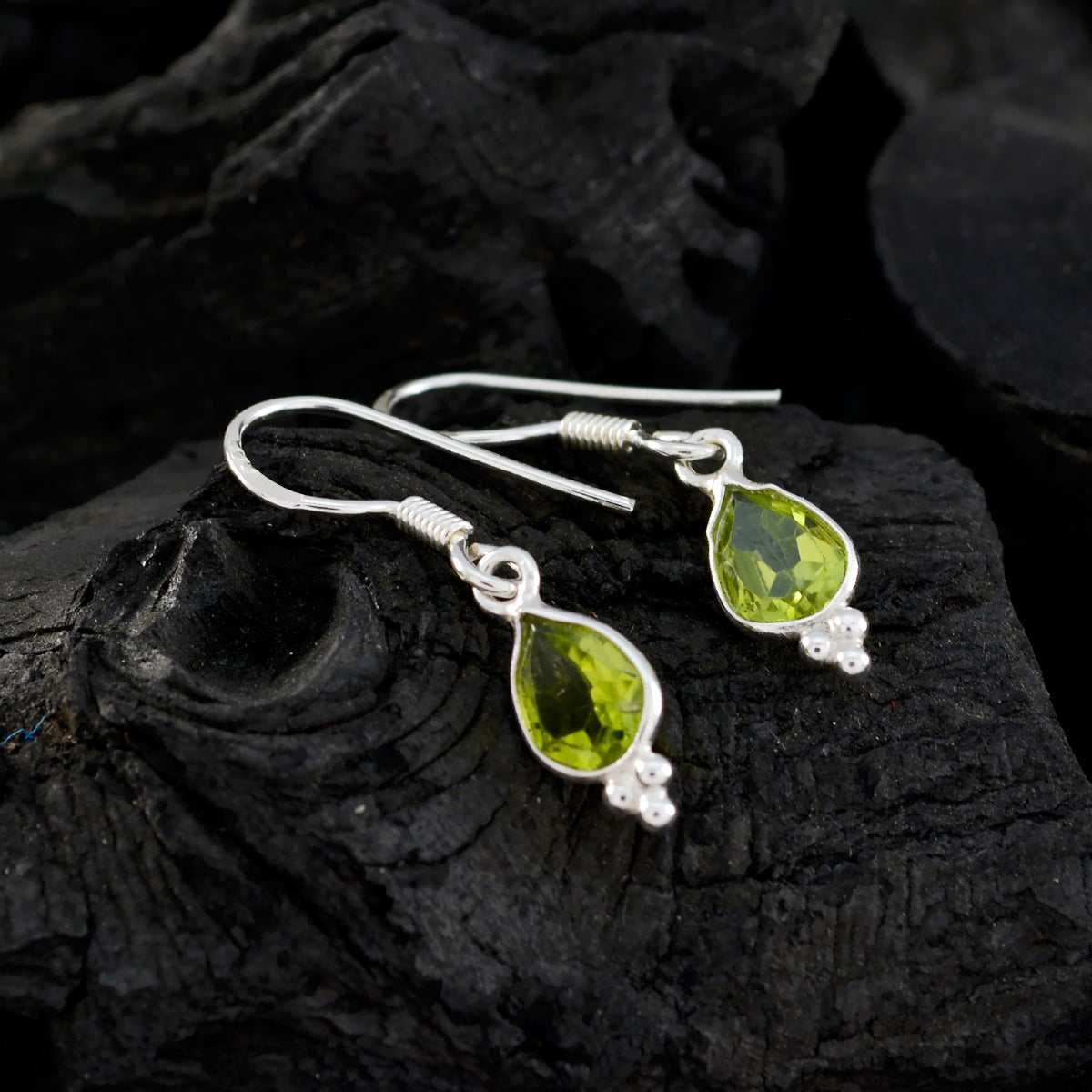 Lorena Green Elegant multiple Dangle Earring
