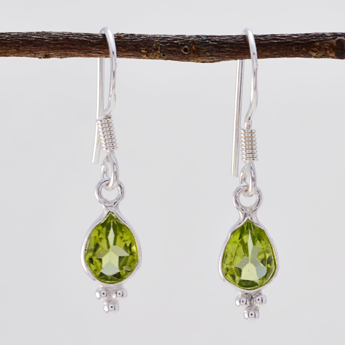 Lorena Green Elegant multiple Dangle Earring