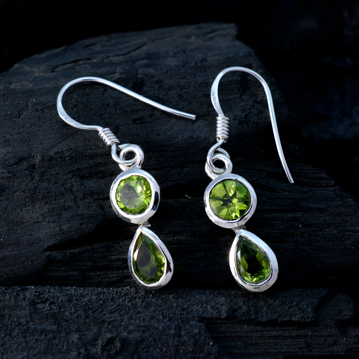 Rosa Green Delicate multiple Dangle Earring