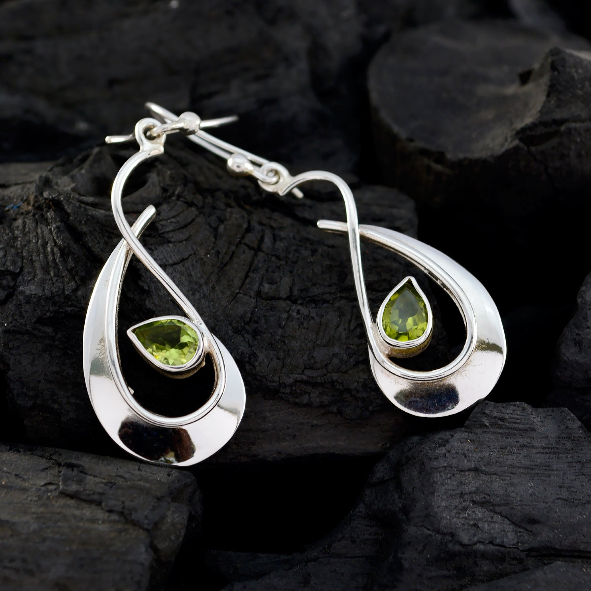 Agnes Green Featherlight Solitaire Dangle Earring