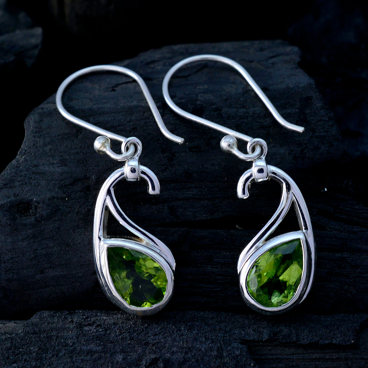Emilia Green Featherlight Solitaire Dangle Earring