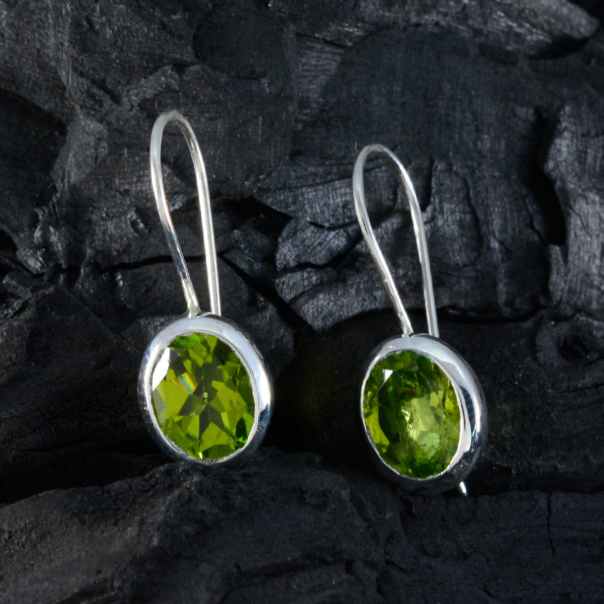 Eva Green Dainty Solitaire Dangle Earring