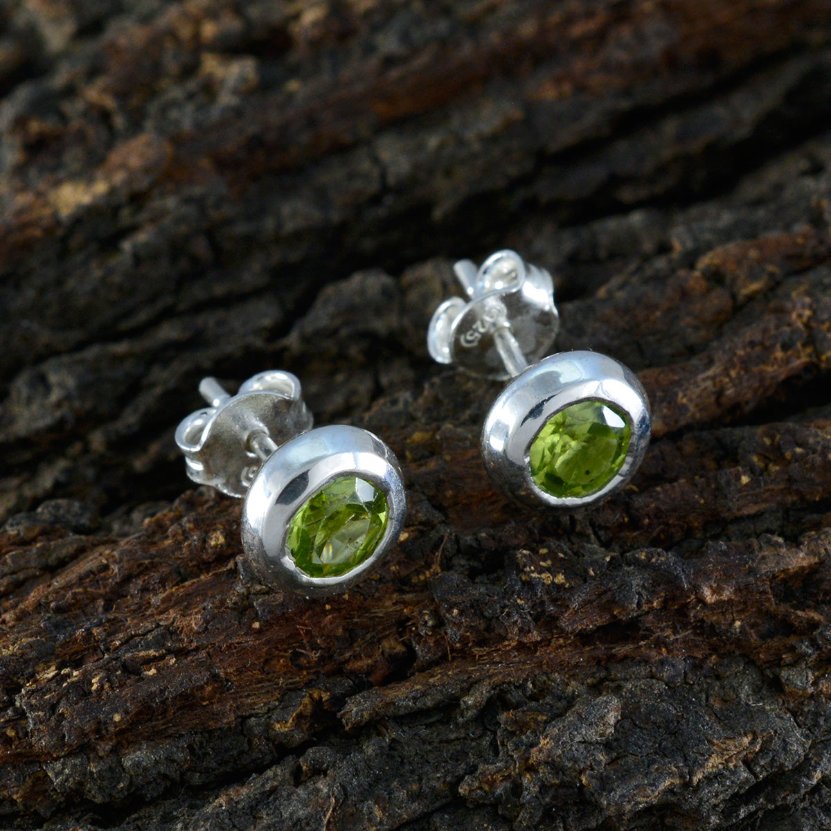 Eliza Green Delicate Solitaire Stud Earring