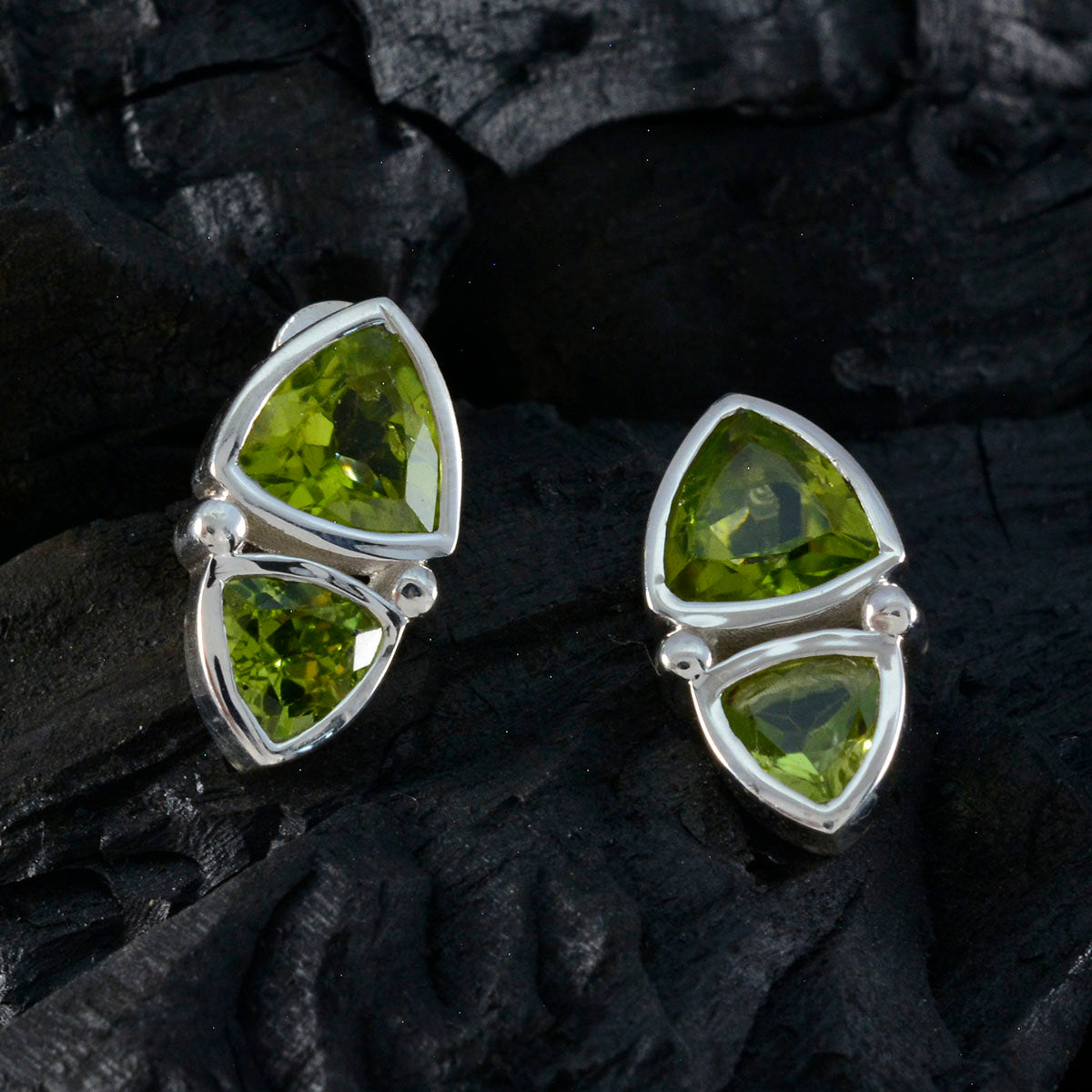Chloe Green Slim Toi et Moi Stud Earring
