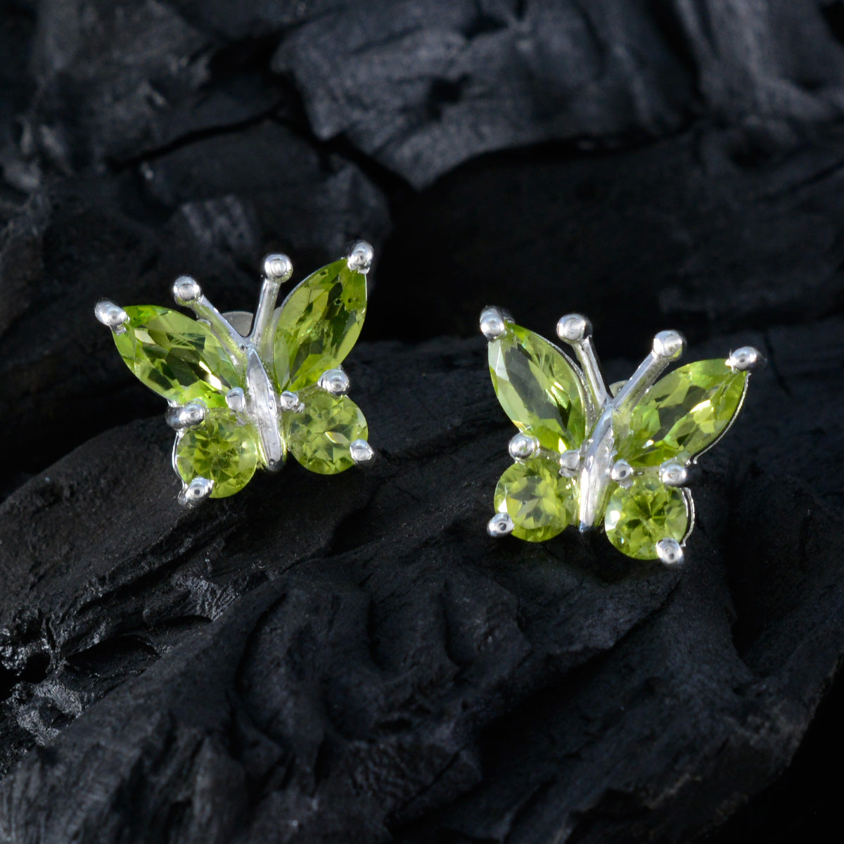 Ines Green Whisper thin quarter Stud Earring