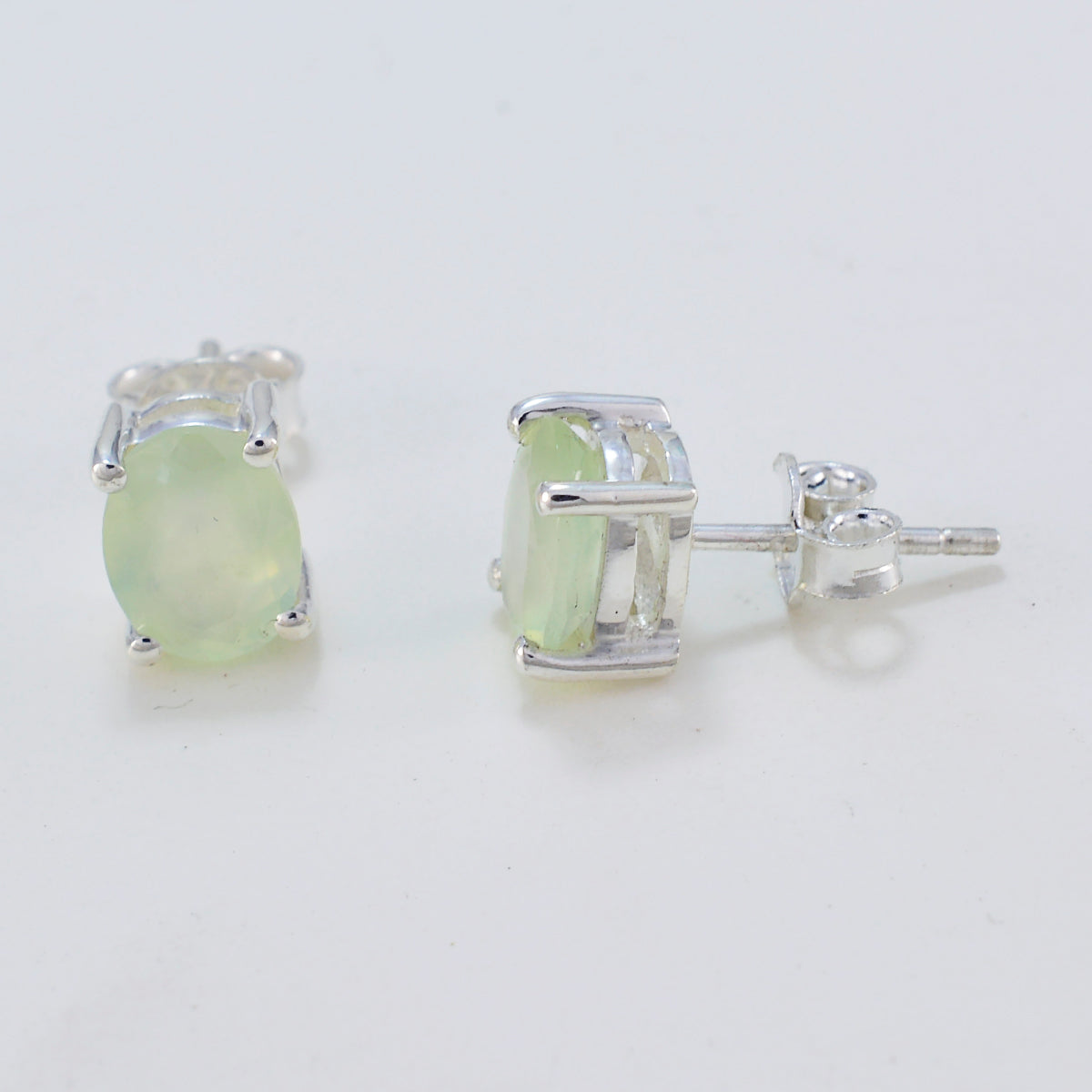 Alice Green Dainty Solitaire Stud Earring