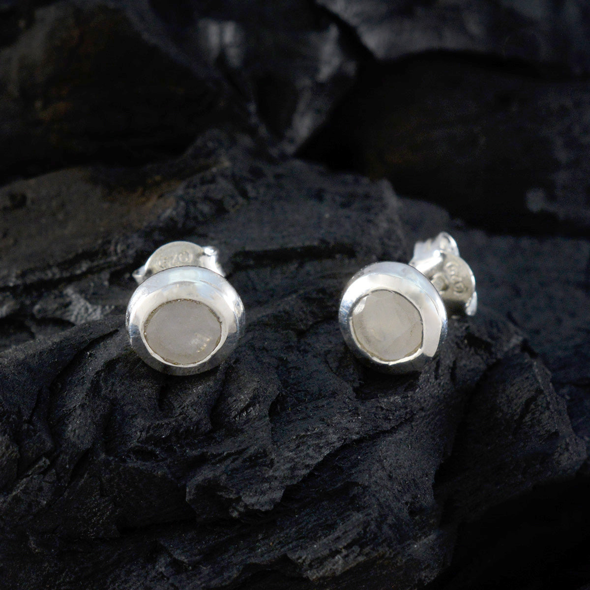 Ellie White Delicate Solitaire Stud Earring
