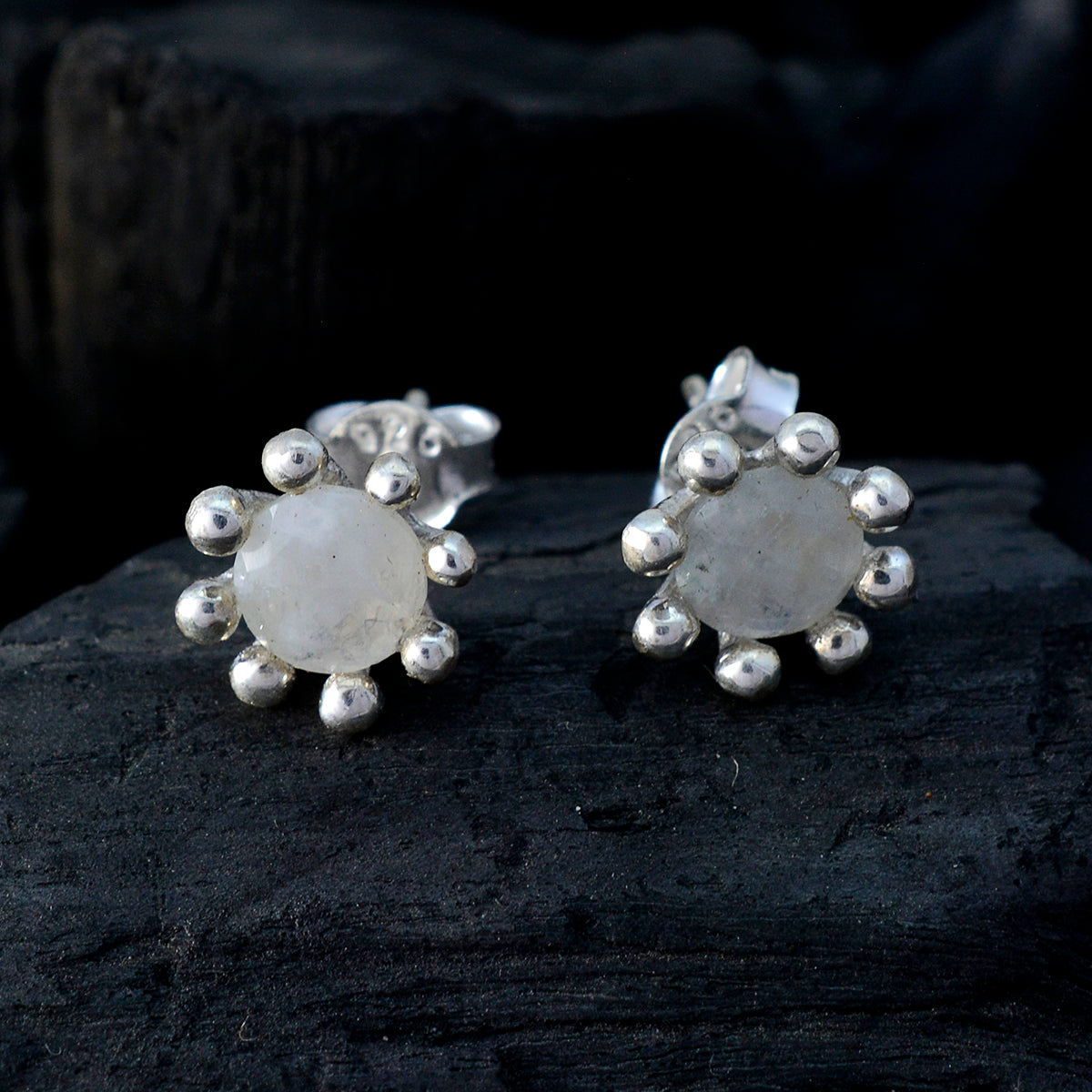 Isabella White Elegant Solitaire Stud Earring