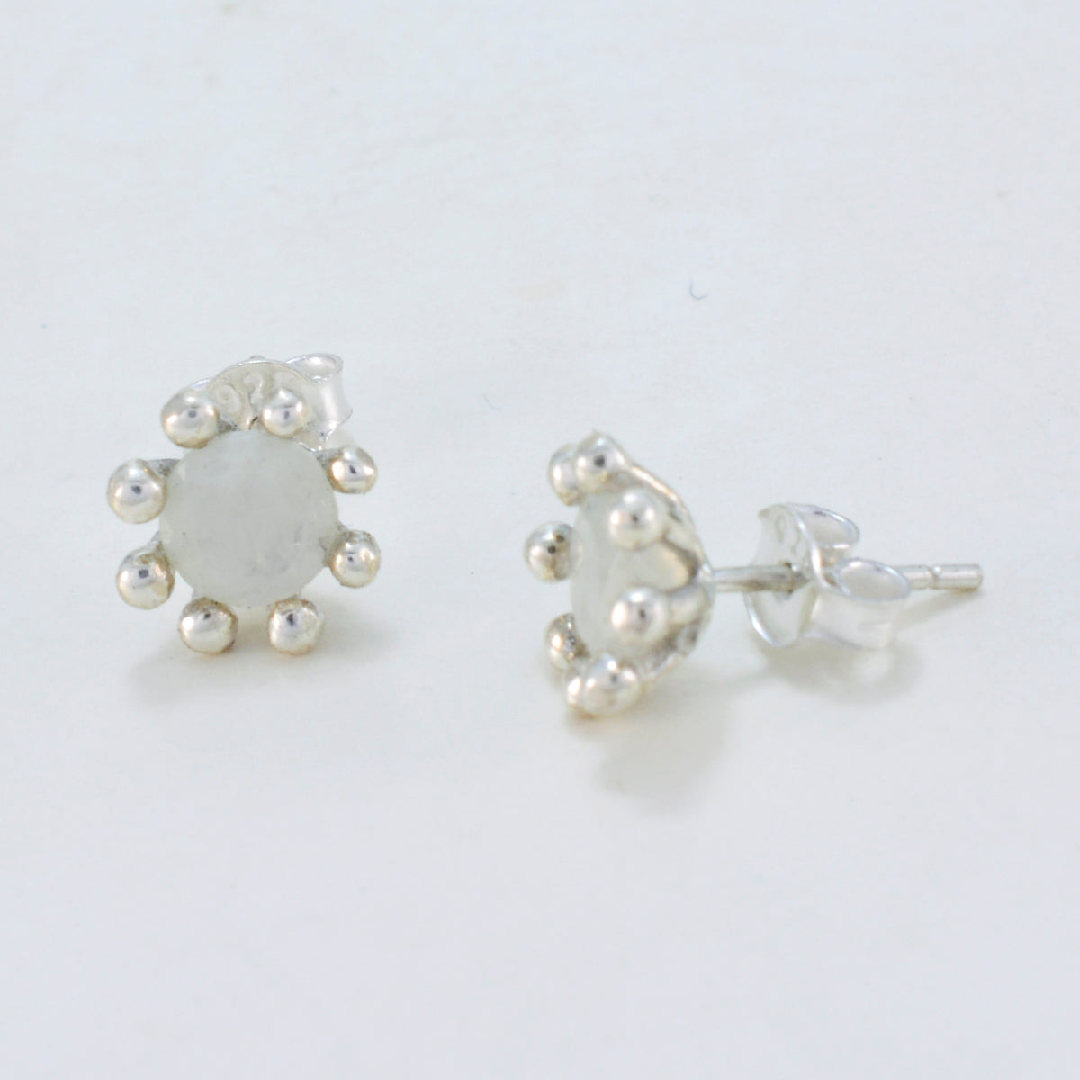 Isabella White Elegant Solitaire Stud Earring