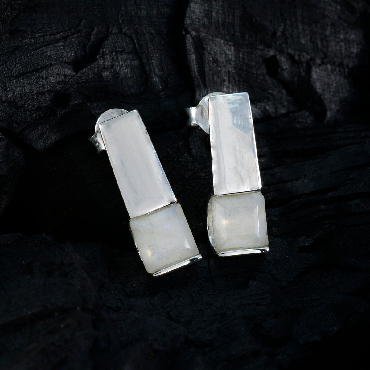 Luna White Dainty Solitaire Stud Earring