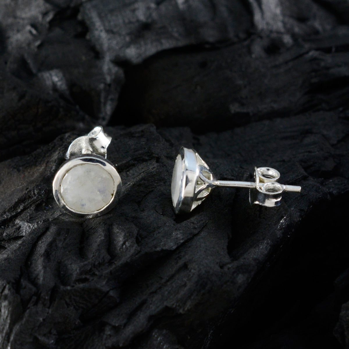 Zoey White Delicate Solitaire Stud Earring