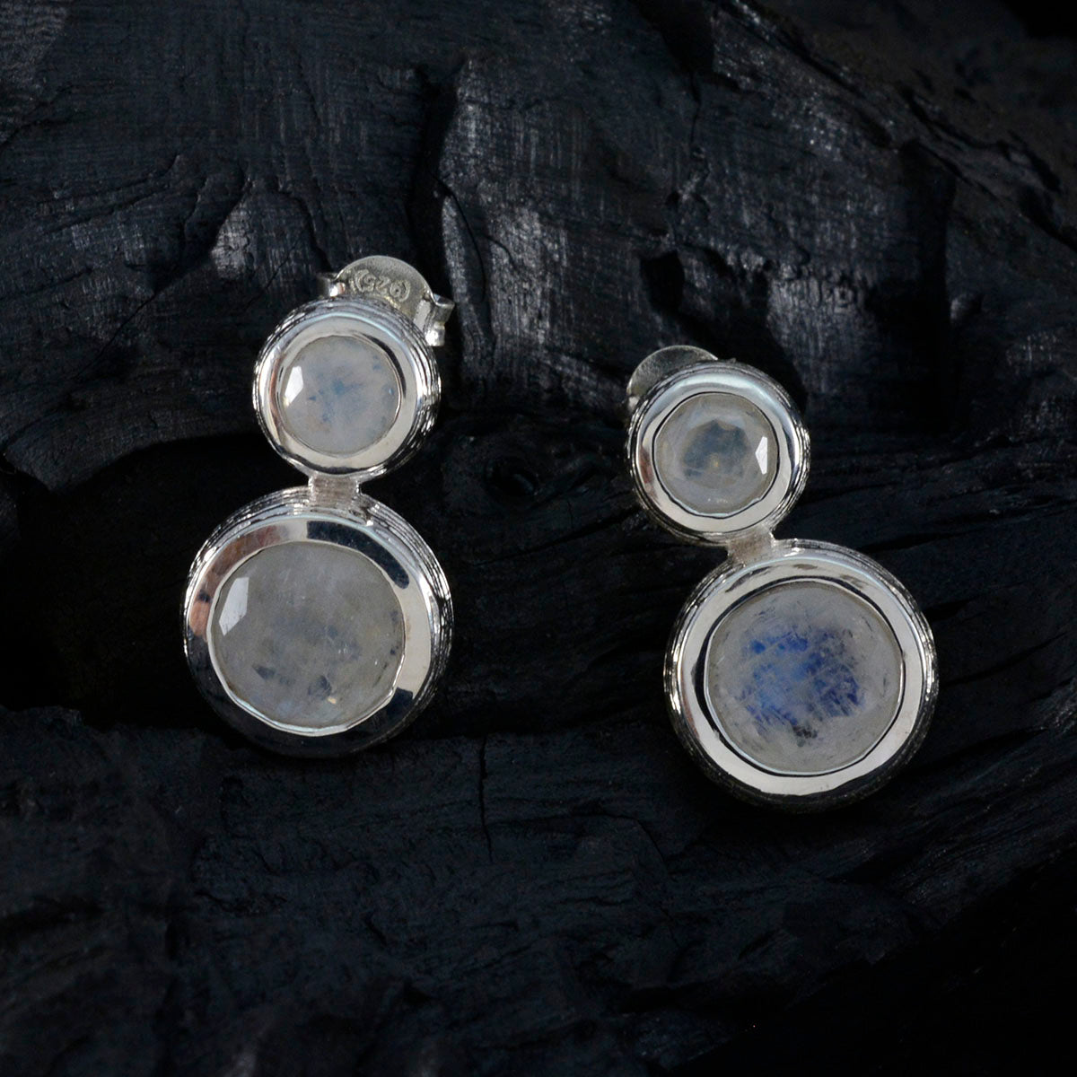 Emilia White Minimal Toi et Moi Stud Earring