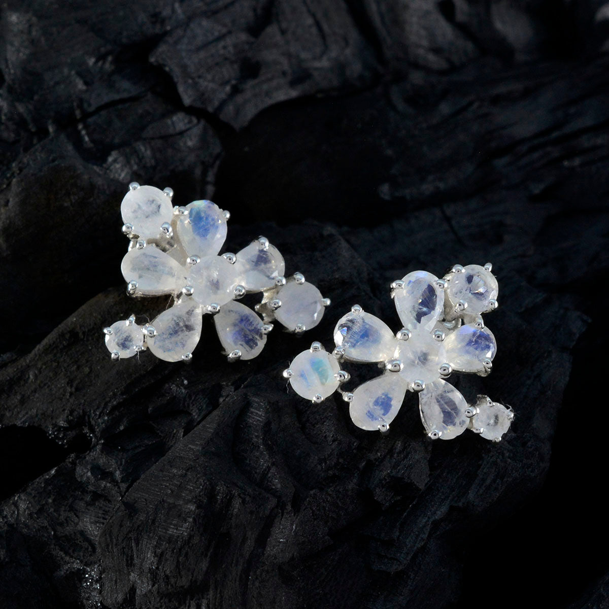 Harper White Minimal multiple Stud Earring