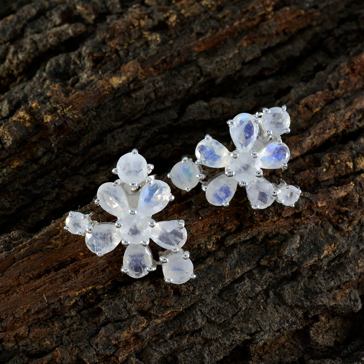 Harper White Minimal multiple Stud Earring