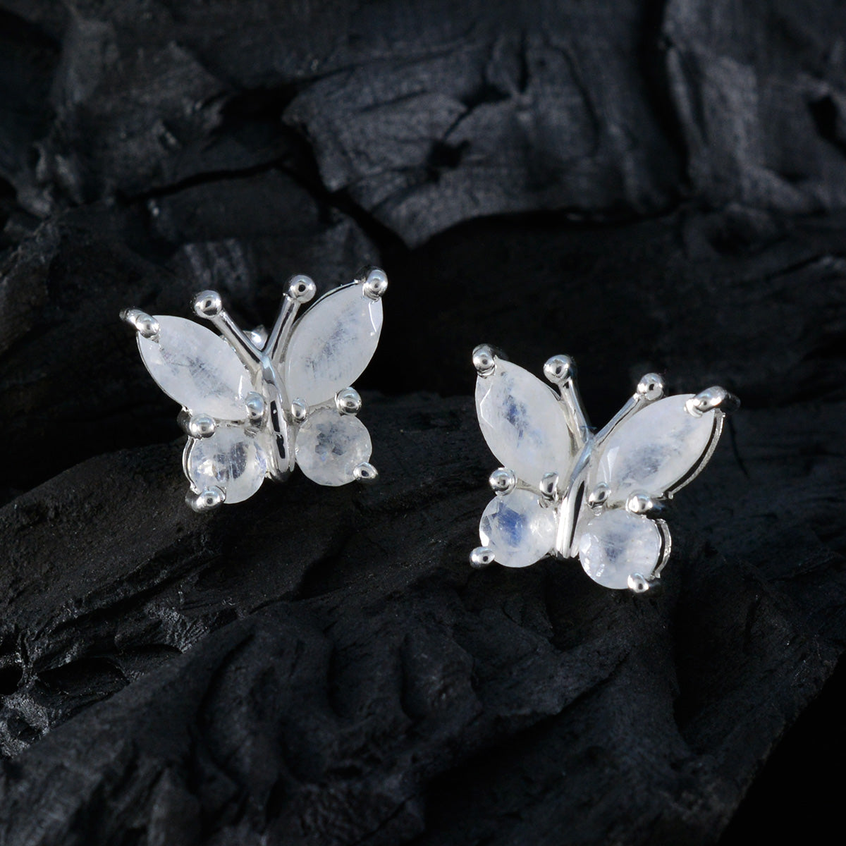 Inès White Whisper thin quarter Stud Earring