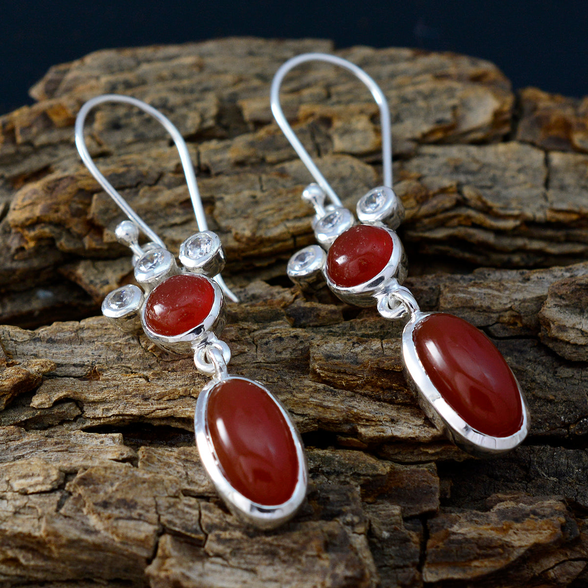 Hua Red Mid weight Toi et Moi Dangle Earring