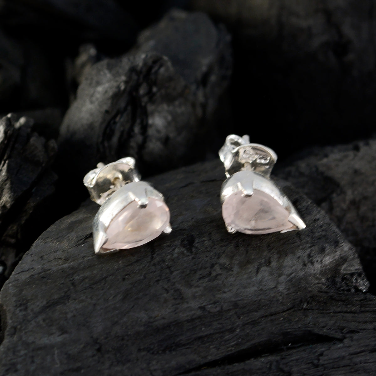 Scarlett Pink Elegant Solitaire Stud Earring