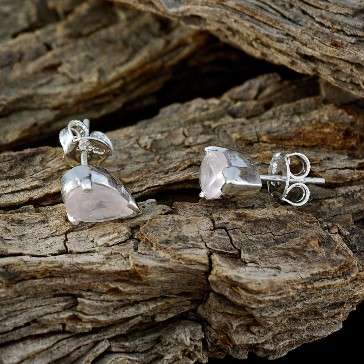 Scarlett Pink Elegant Solitaire Stud Earring