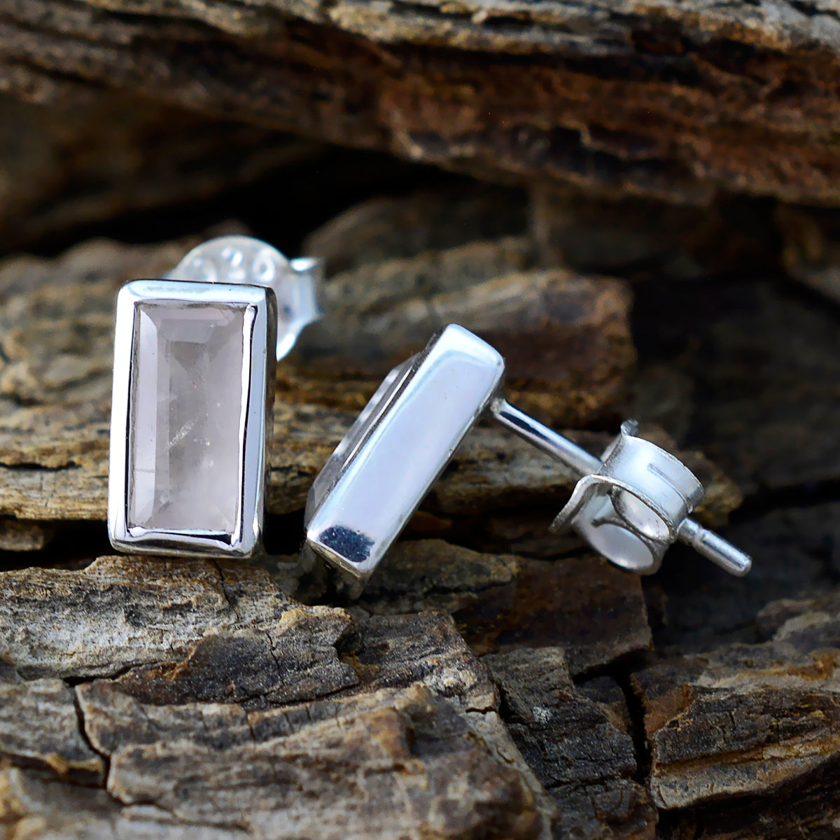 Hazel Pink Delicate Solitaire Stud Earring