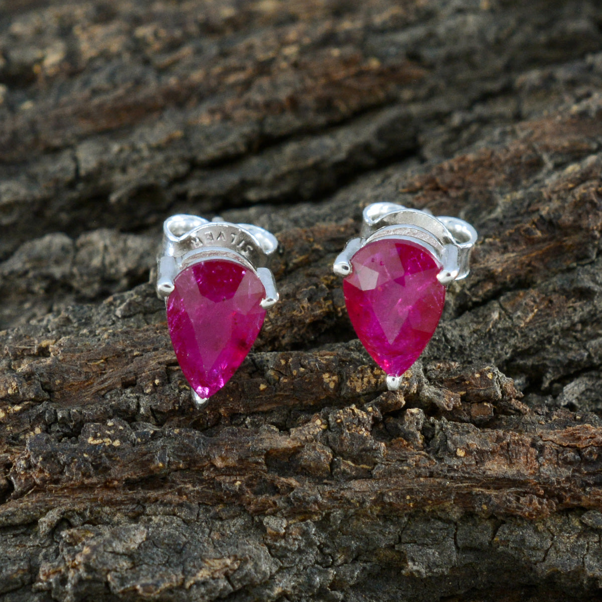 Sakura Red Delicate Solitaire Stud Earring