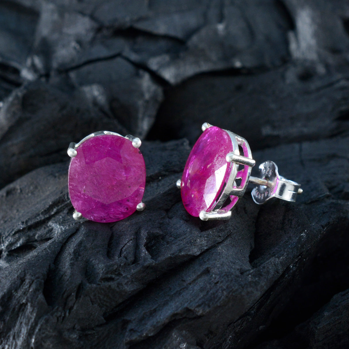 Rosa Red Dainty Solitaire Stud Earring