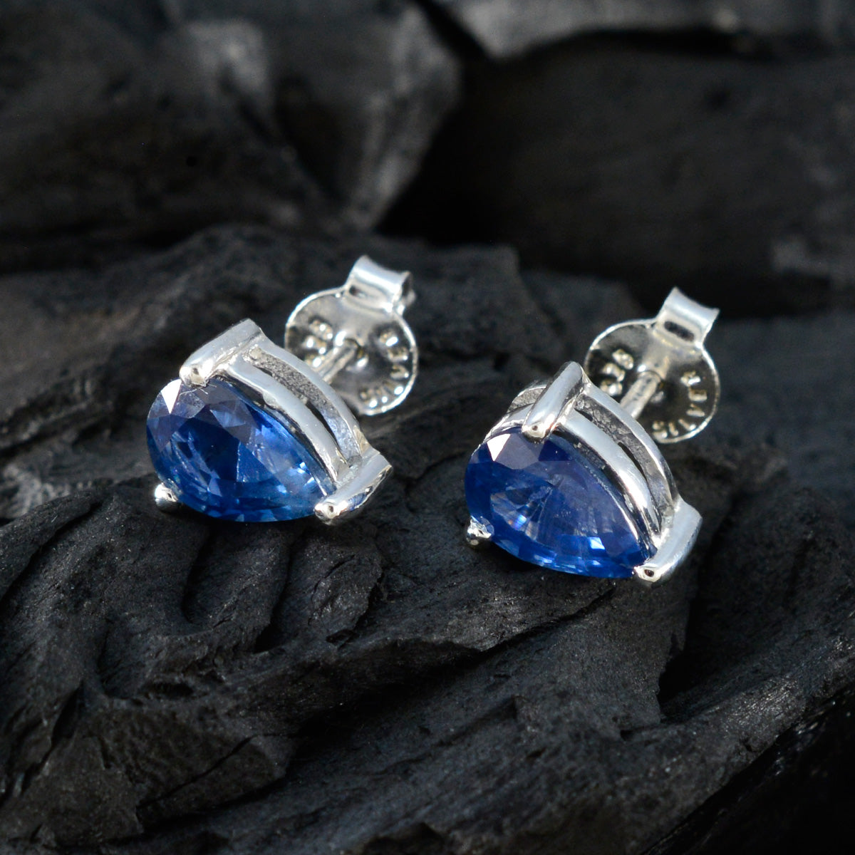 Seo yeon Blue Delicate Solitaire Stud Earring