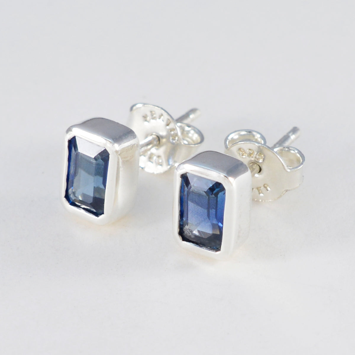 Natalia Blue Elegant Solitaire Stud Earring