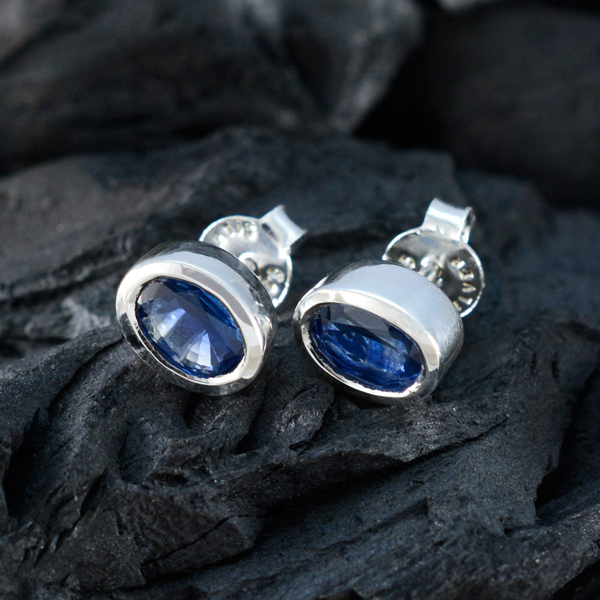 Rebeca Blue Delicate Solitaire Stud Earring