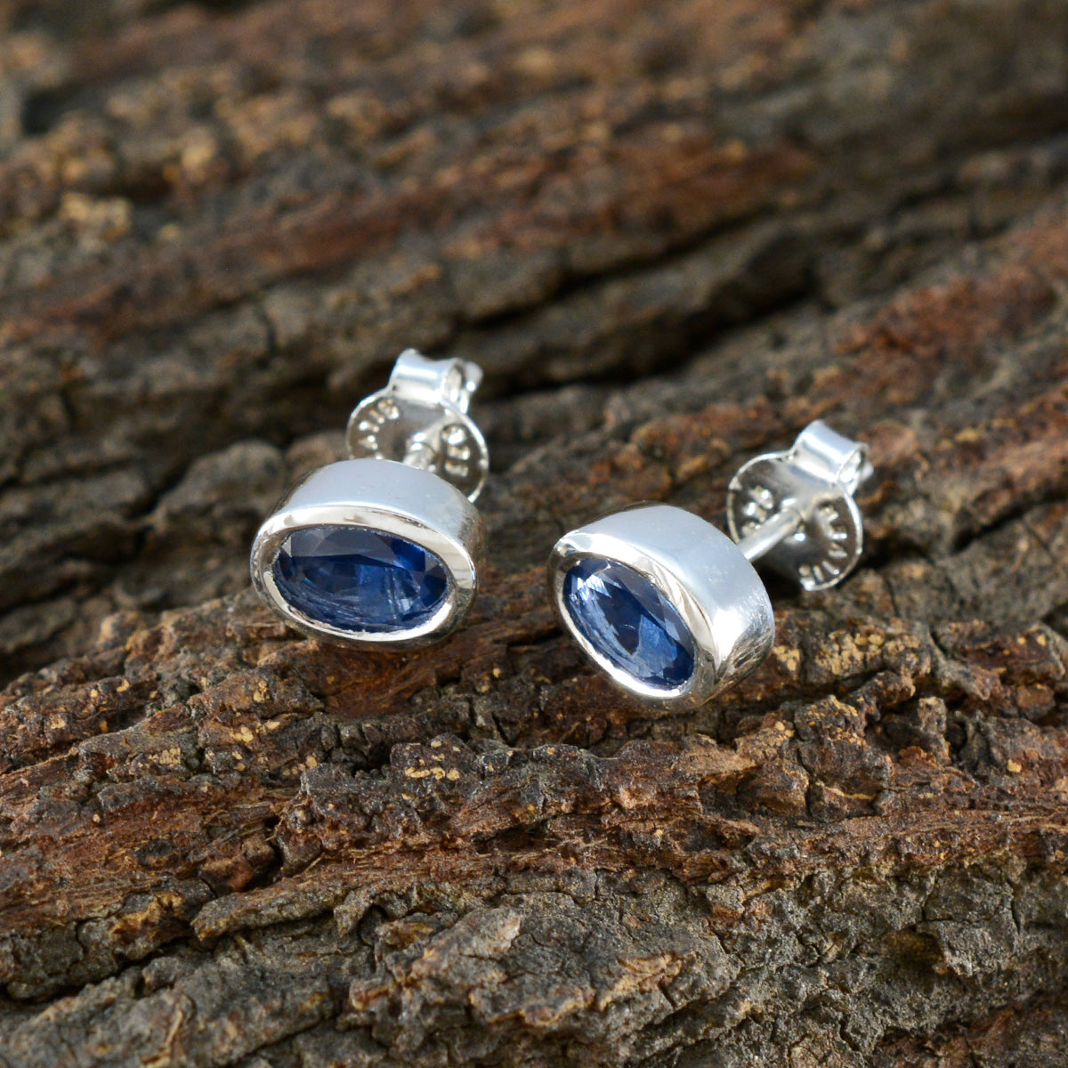 Rebeca Blue Delicate Solitaire Stud Earring