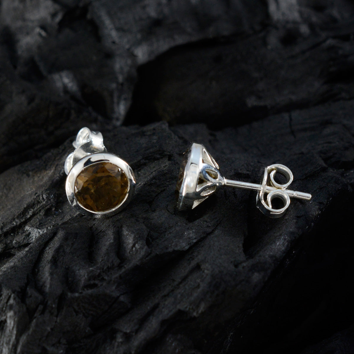 Ayaka Brown Delicate Solitaire Stud Earring