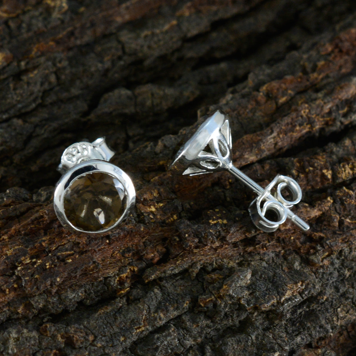 Ayaka Brown Delicate Solitaire Stud Earring