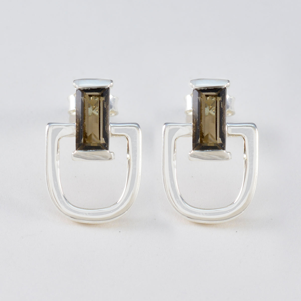 Gabriela Brown Delicate Solitaire Stud Earring