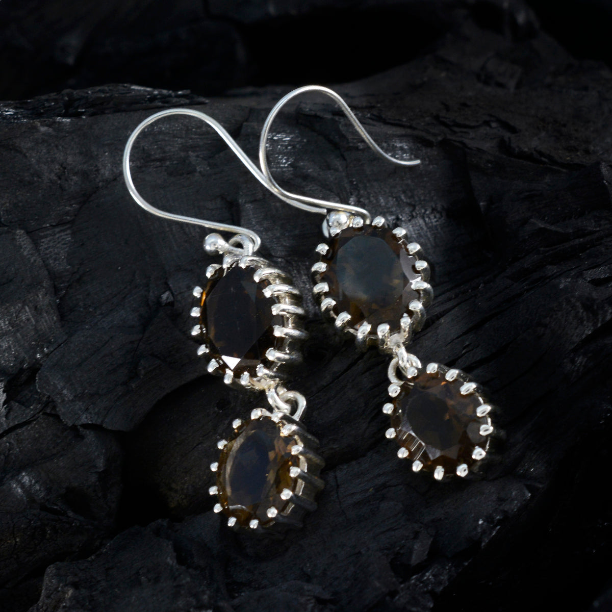 Lili Brown Versatile Toi et Moi Dangle Earring