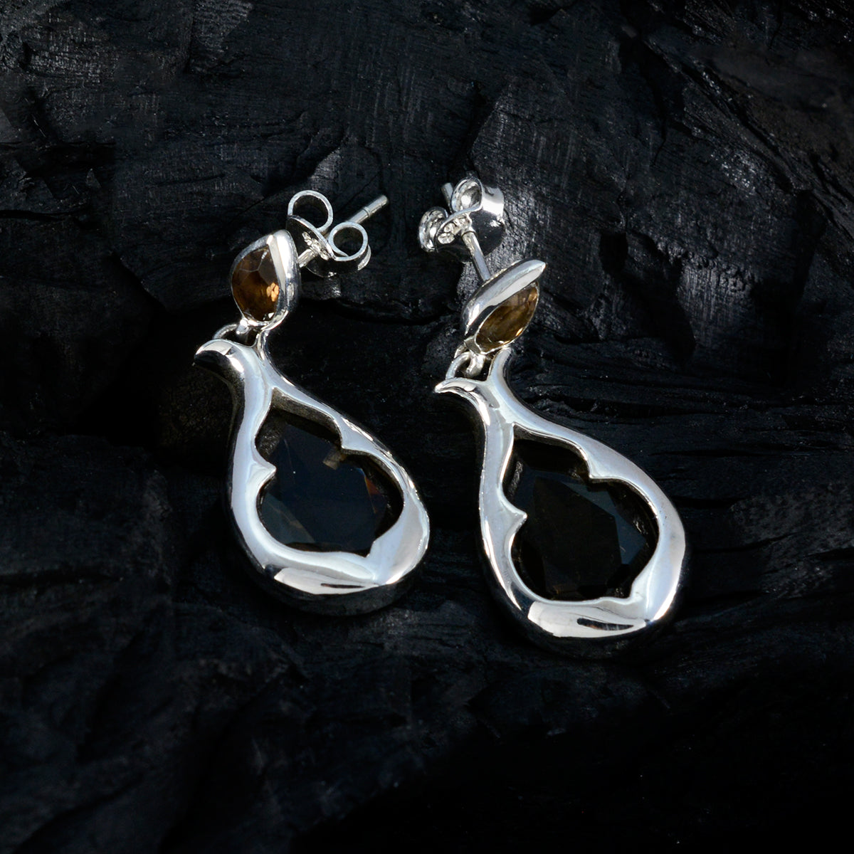 Isabelle Brown Edgy Toi et Moi Stud Earring