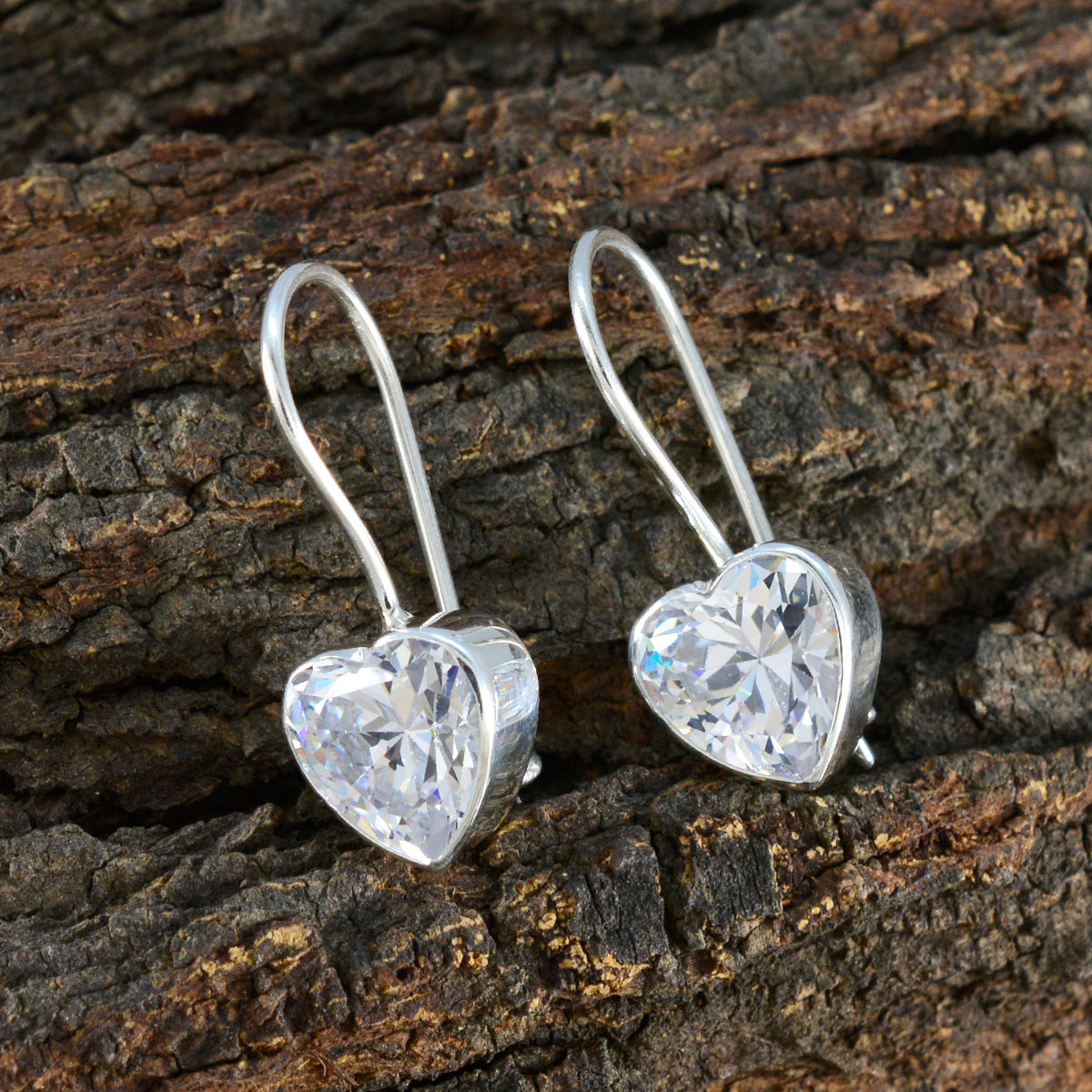 Greta White Featherlight Solitaire Dangle Earring