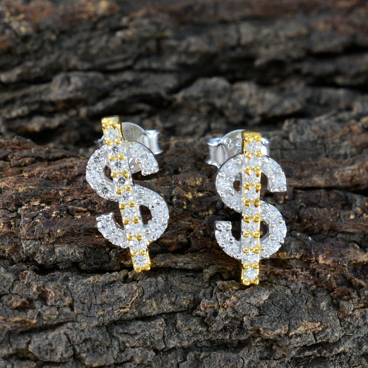 María White Elegant multiple Stud Earring