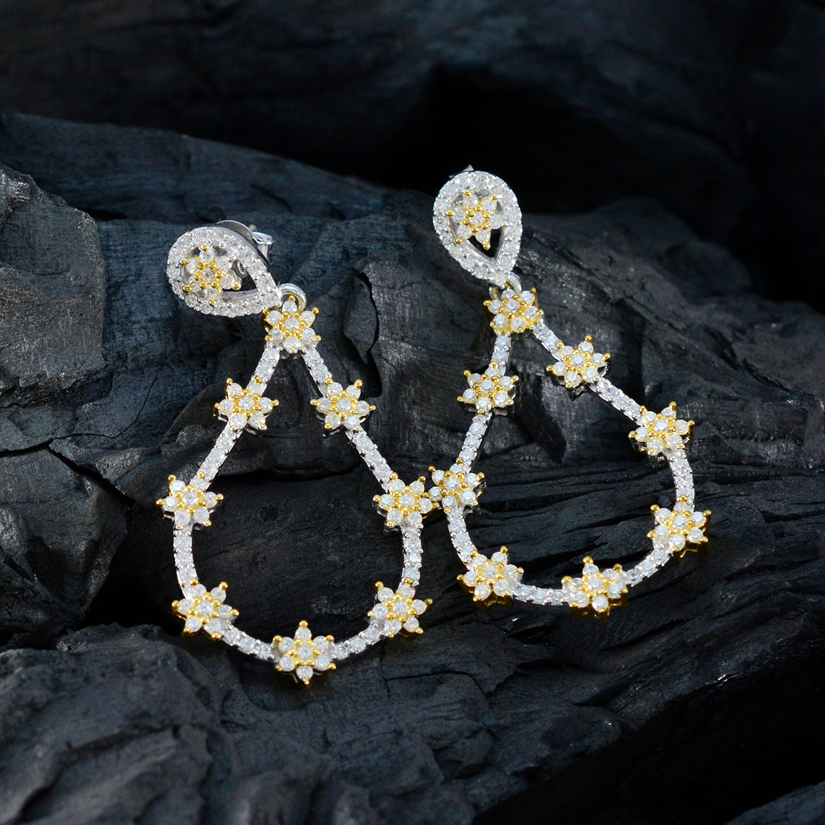 Ángeles White Classic multiple Stud Earring