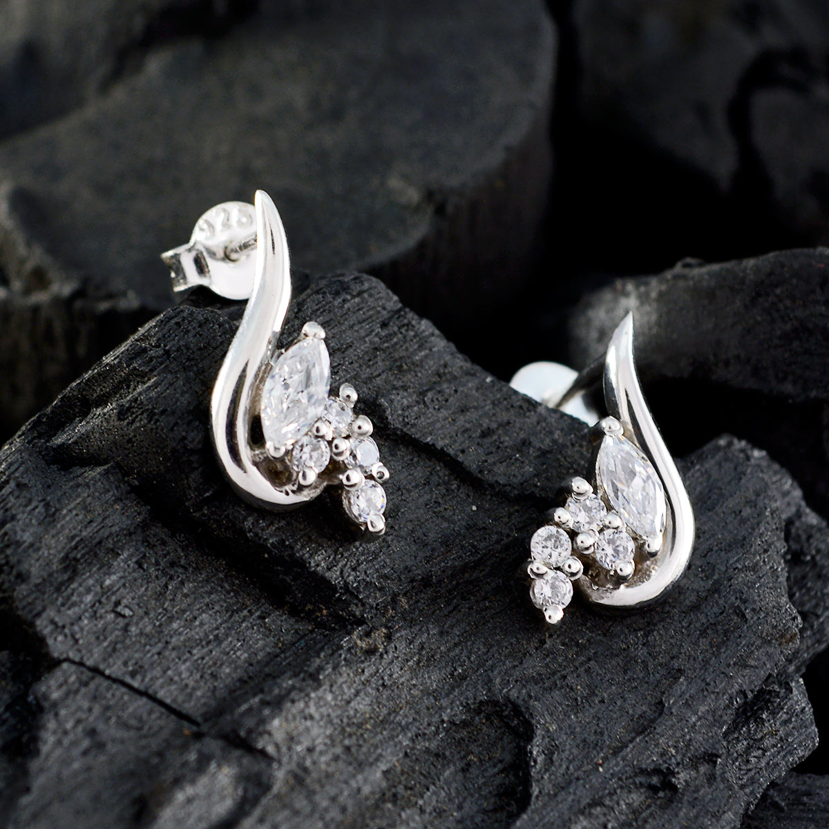 Harper White Elegant multiple Stud Earring