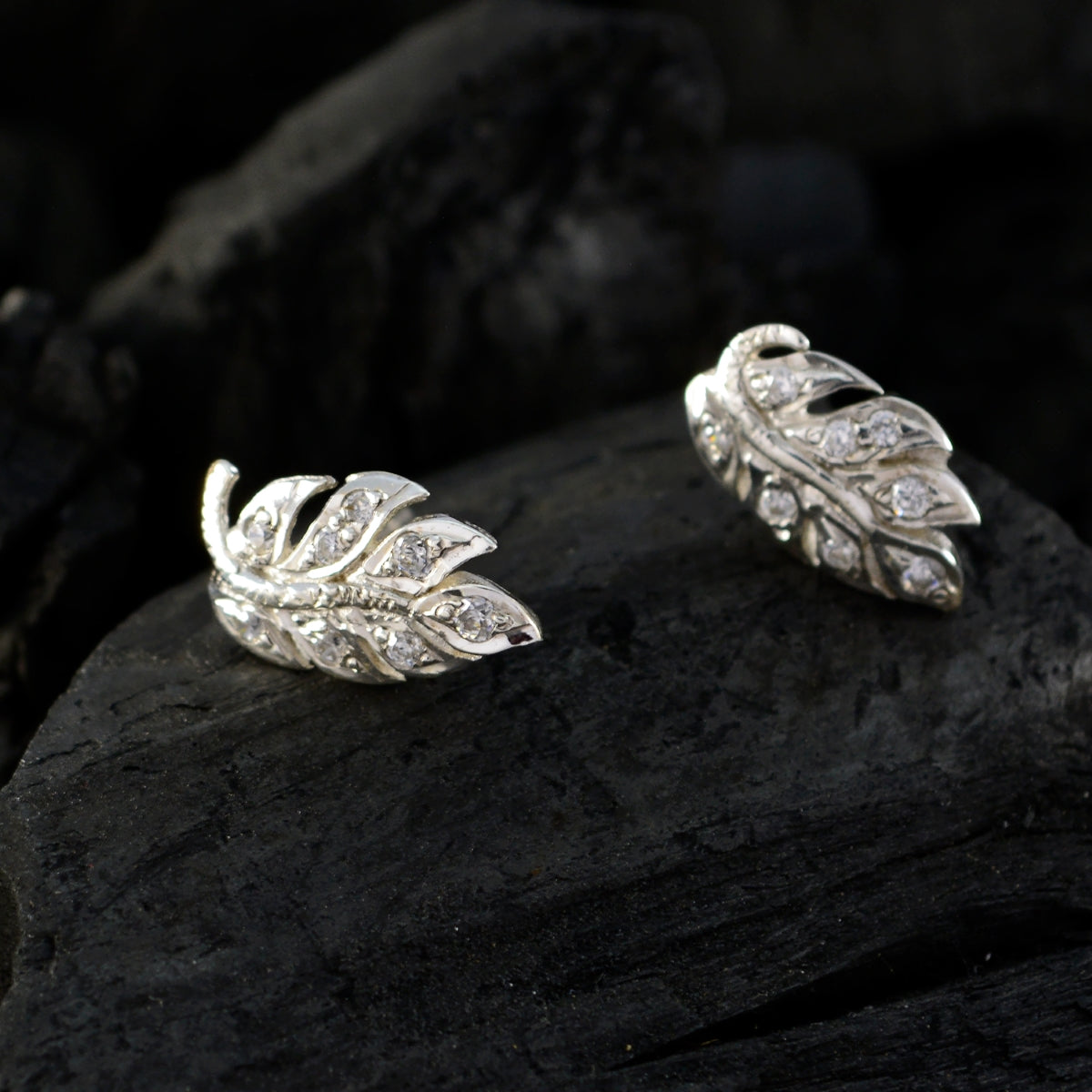 Antonia White Delicate multiple Stud Earring