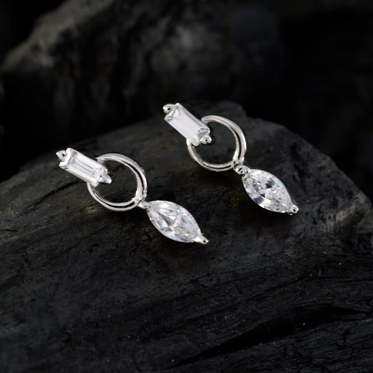 Savannah White Elegant multiple Stud Earring